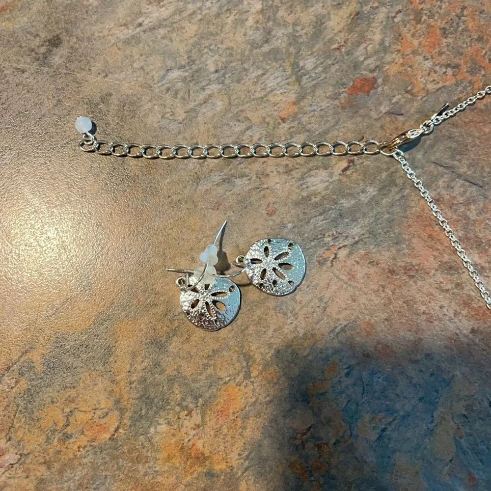Seashell Necklace and Earring Set - Picture 3 of 3